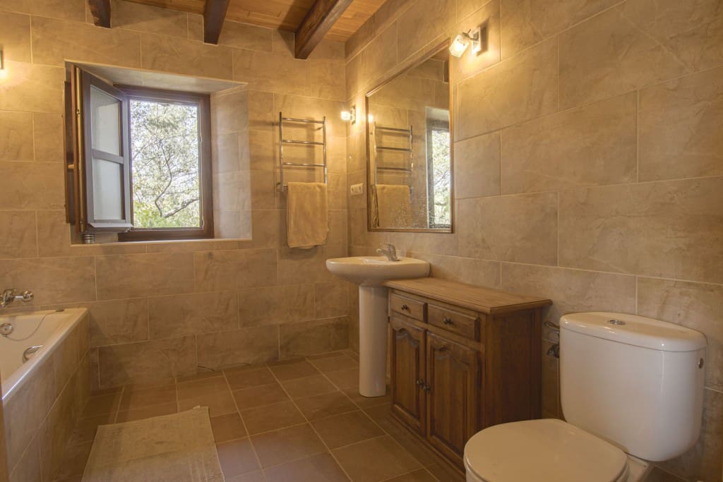 4 bedroom Finca/Country House for sale in Comares with pool - € 695,000 (Ref: 9850330)