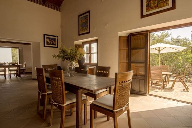 4 soveværelse Finca/Landehus til salg i Comares med swimmingpool - € 695.000 (Ref: 9850330)