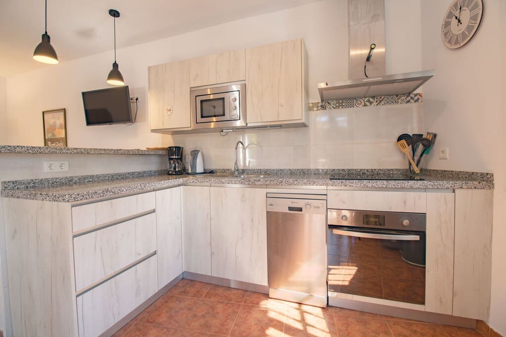 2 soveværelse Finca/Landehus til salg i Alfarnatejo med swimmingpool garage - € 275.000 (Ref: 9850960)