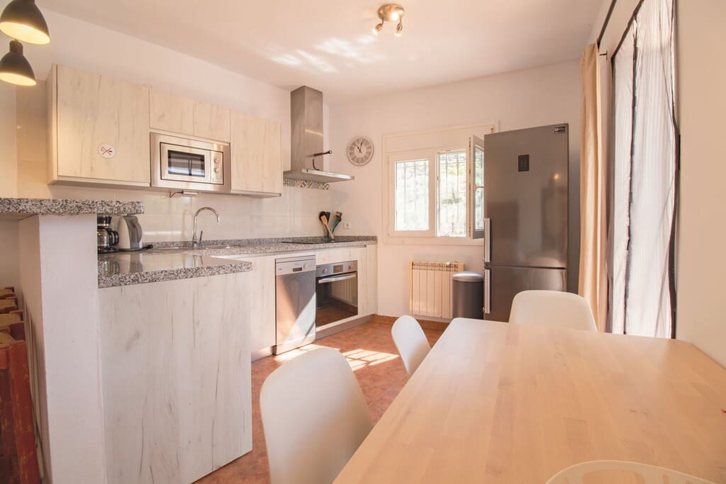 2 soveværelse Finca/Landehus til salg i Alfarnatejo med swimmingpool garage - € 275.000 (Ref: 9850960)