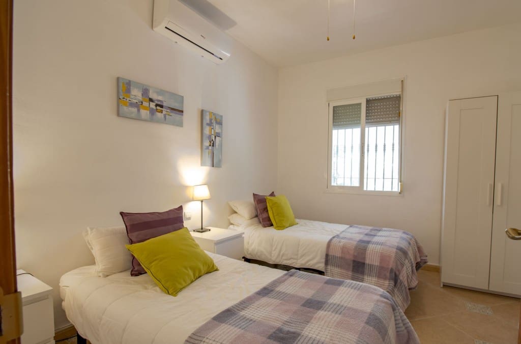 5 soveværelse Finca/Landehus til salg i Comares med swimmingpool - € 349.000 (Ref: 9859616)