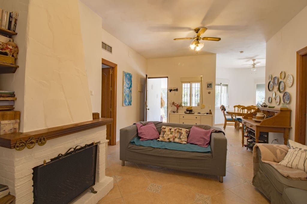 5 soveværelse Finca/Landehus til salg i Comares med swimmingpool - € 349.000 (Ref: 9859616)