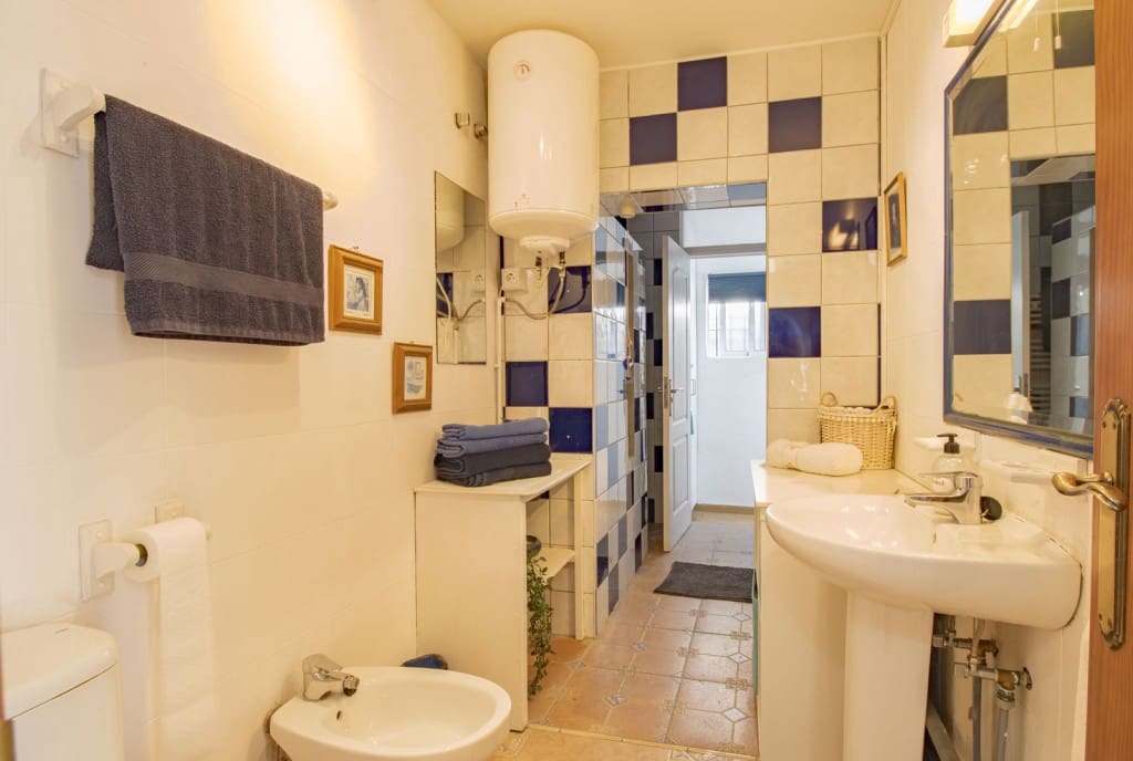 5 soveværelse Finca/Landehus til salg i Comares med swimmingpool - € 349.000 (Ref: 9859616)
