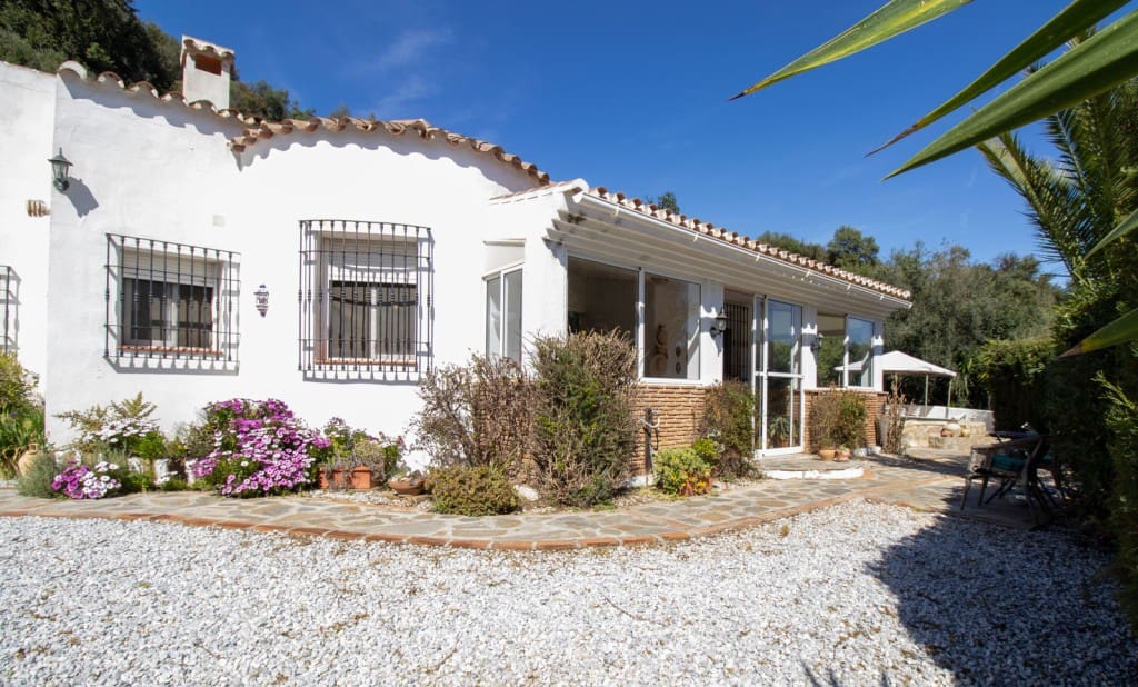 5 soveværelse Finca/Landehus til salg i Comares med swimmingpool - € 349.000 (Ref: 9859616)