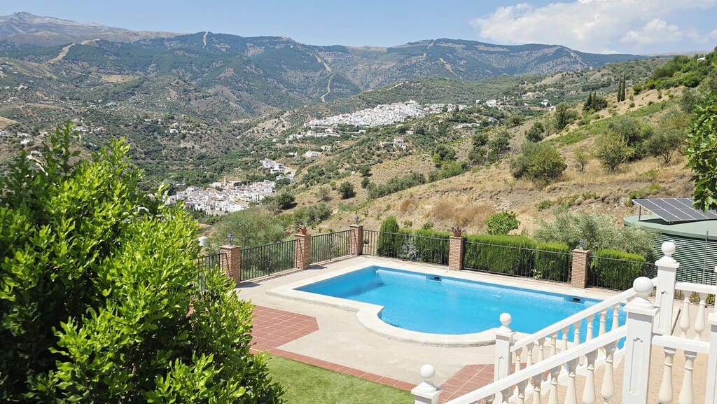 5 soveværelse Finca/Landehus til salg i Competa med swimmingpool garage - € 575.000 (Ref: 9933672)