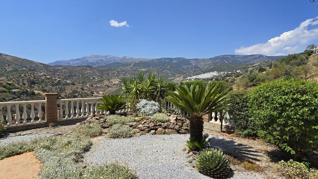 5 soveværelse Finca/Landehus til salg i Competa med swimmingpool garage - € 575.000 (Ref: 9933672)