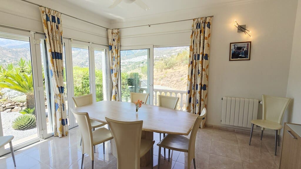 5 soveværelse Finca/Landehus til salg i Competa med swimmingpool garage - € 575.000 (Ref: 9933672)