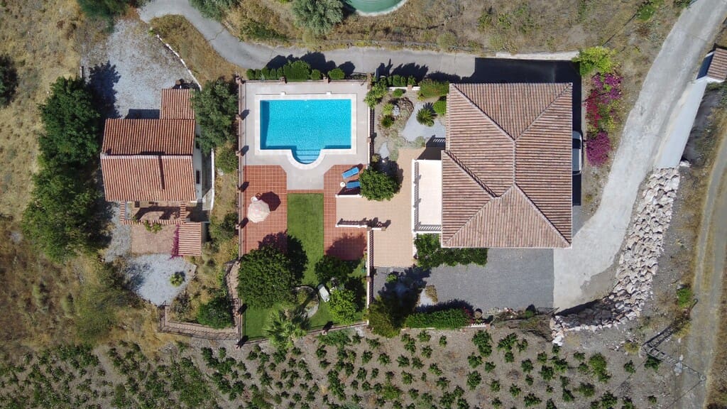 5 soveværelse Finca/Landehus til salg i Competa med swimmingpool garage - € 575.000 (Ref: 9933672)