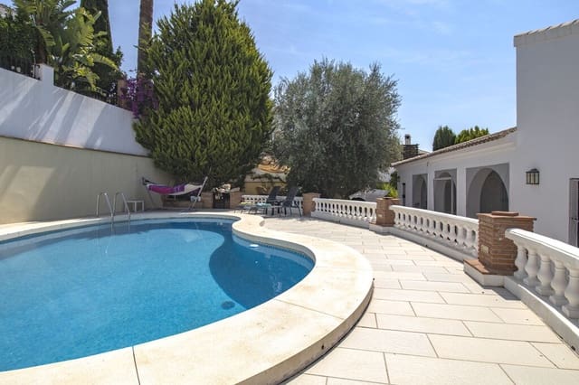 3 soveværelse Villa til salg i Mondron, Periana med swimmingpool - € 315.000 (Ref: 9943383)