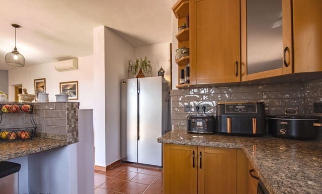 3 sypialnia Finka/Dom wiejski na sprzedaż w Colmenar z basenem - 360 000 € (Ref: 9949299)