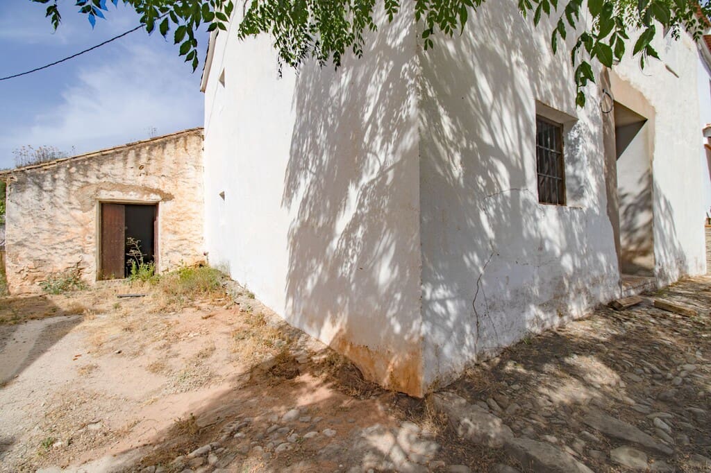 4 bedroom Finca/Country House for sale in Riogordo - € 75,000 (Ref: 9962232)