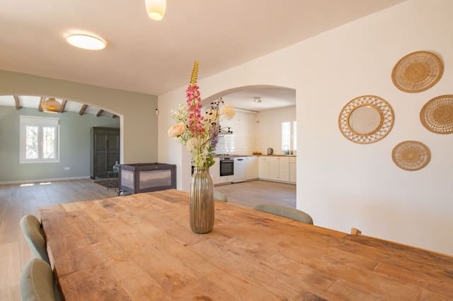 Finca/Casa Rural de 5 habitaciones en Riogordo en venta con piscina - 635.000 € (Ref: 9974919)