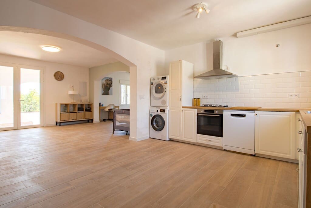 5 soveværelse Finca/Landehus til salg i Riogordo med swimmingpool - € 635.000 (Ref: 9974919)