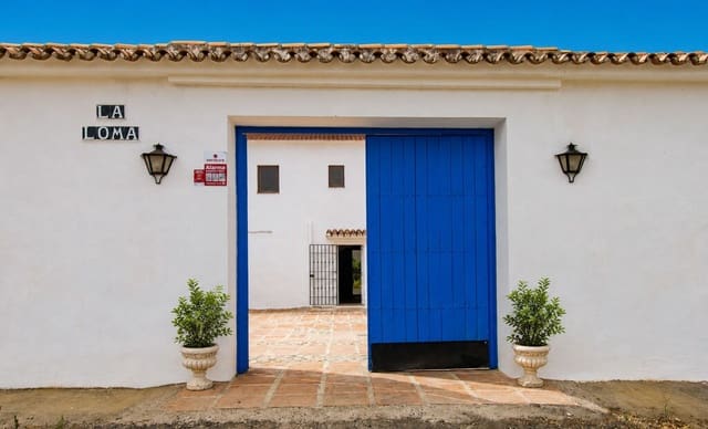 Finca/Casa Rural de 5 habitaciones en Riogordo en venta con piscina - 635.000 € (Ref: 9974919)