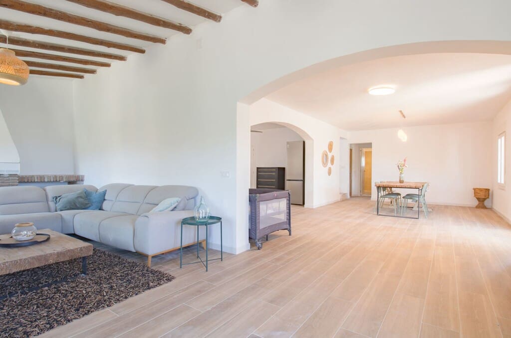 5 soveværelse Finca/Landehus til salg i Riogordo med swimmingpool - € 635.000 (Ref: 9974919)