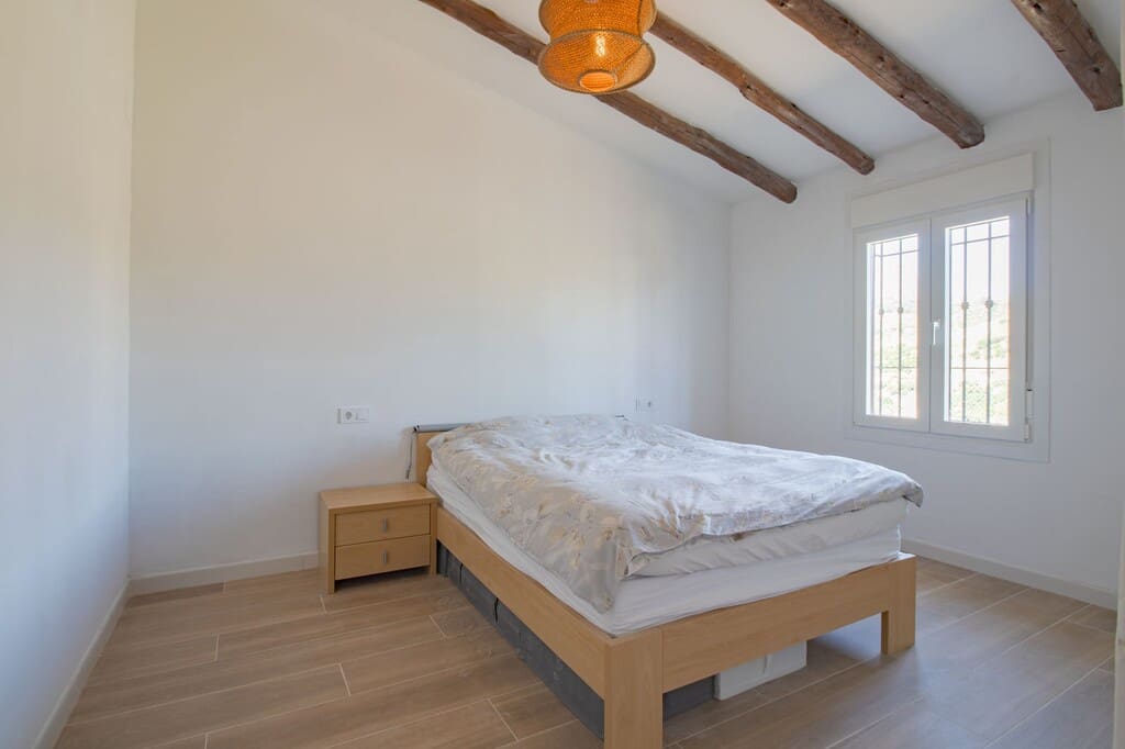 5 soveværelse Finca/Landehus til salg i Riogordo med swimmingpool - € 635.000 (Ref: 9974919)