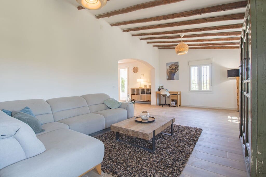 5 soveværelse Finca/Landehus til salg i Riogordo med swimmingpool - € 635.000 (Ref: 9974919)