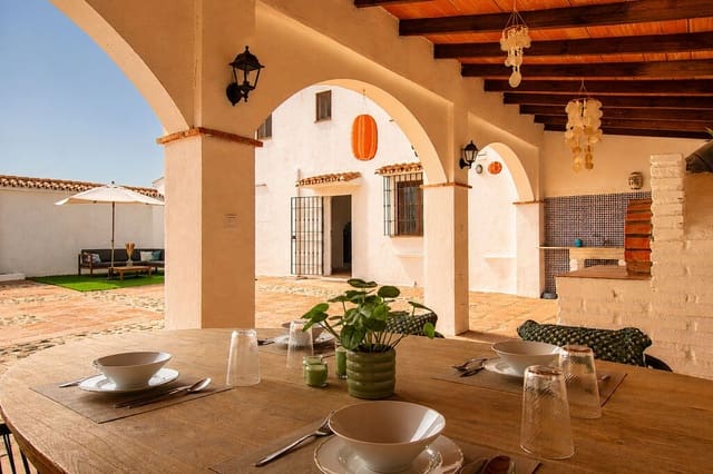 Finca/Casa Rural de 5 habitaciones en Riogordo en venta con piscina - 635.000 € (Ref: 9974919)