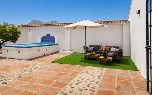 Finca/Casa Rural de 5 habitaciones en Riogordo en venta con piscina - 635.000 € (Ref: 9974919)