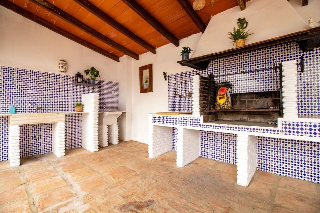 5 soveværelse Finca/Landehus til salg i Riogordo med swimmingpool - € 635.000 (Ref: 9974919)
