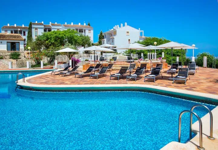 Ático de 2 habitaciones en Pego en alquiler con piscina garaje - 895 € (Ref: 9293828)