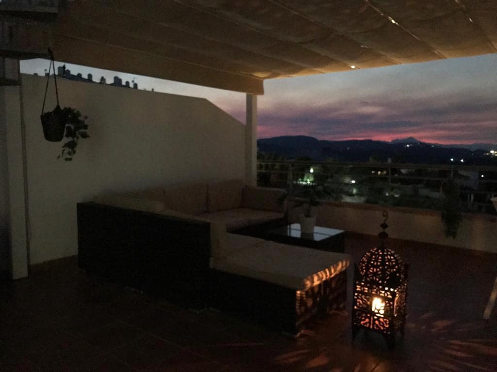 Ático de 2 habitaciones en Pego en alquiler con piscina garaje - 895 € (Ref: 9293828)