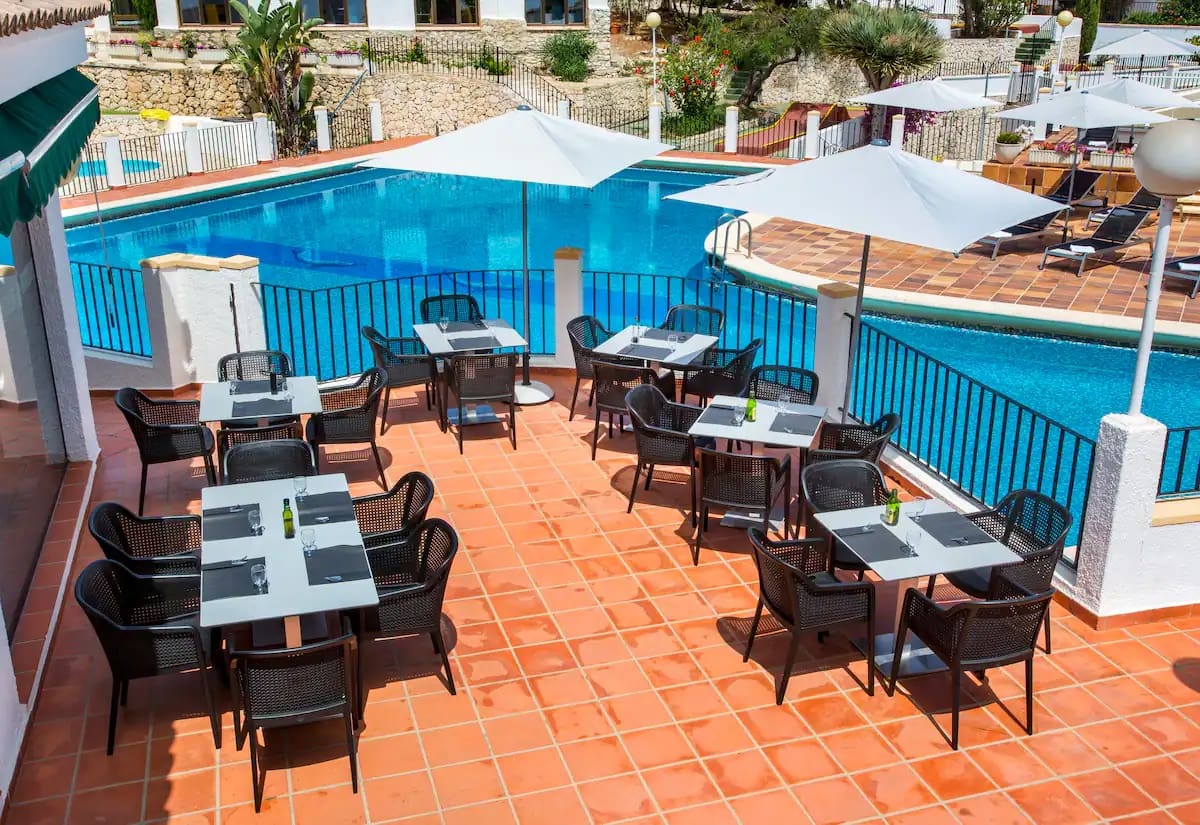 Ático de 2 habitaciones en Pego en alquiler con piscina garaje - 895 € (Ref: 9293828)