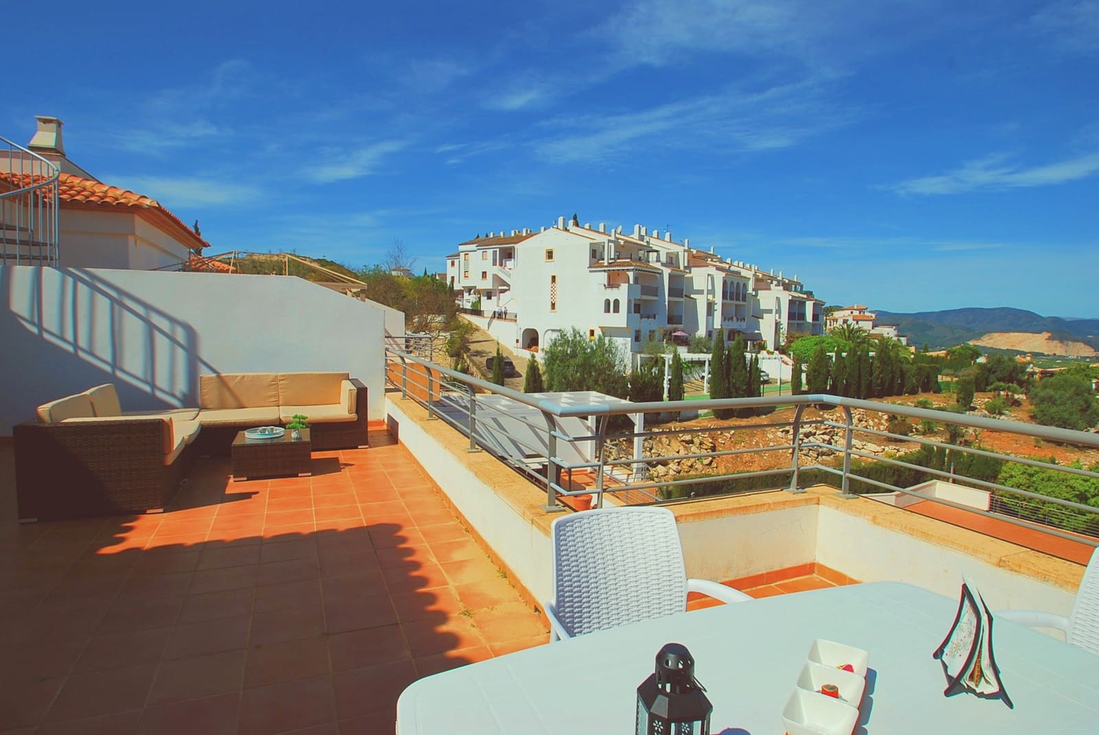 Ático de 2 habitaciones en Pego en alquiler con piscina garaje - 895 € (Ref: 9293828)