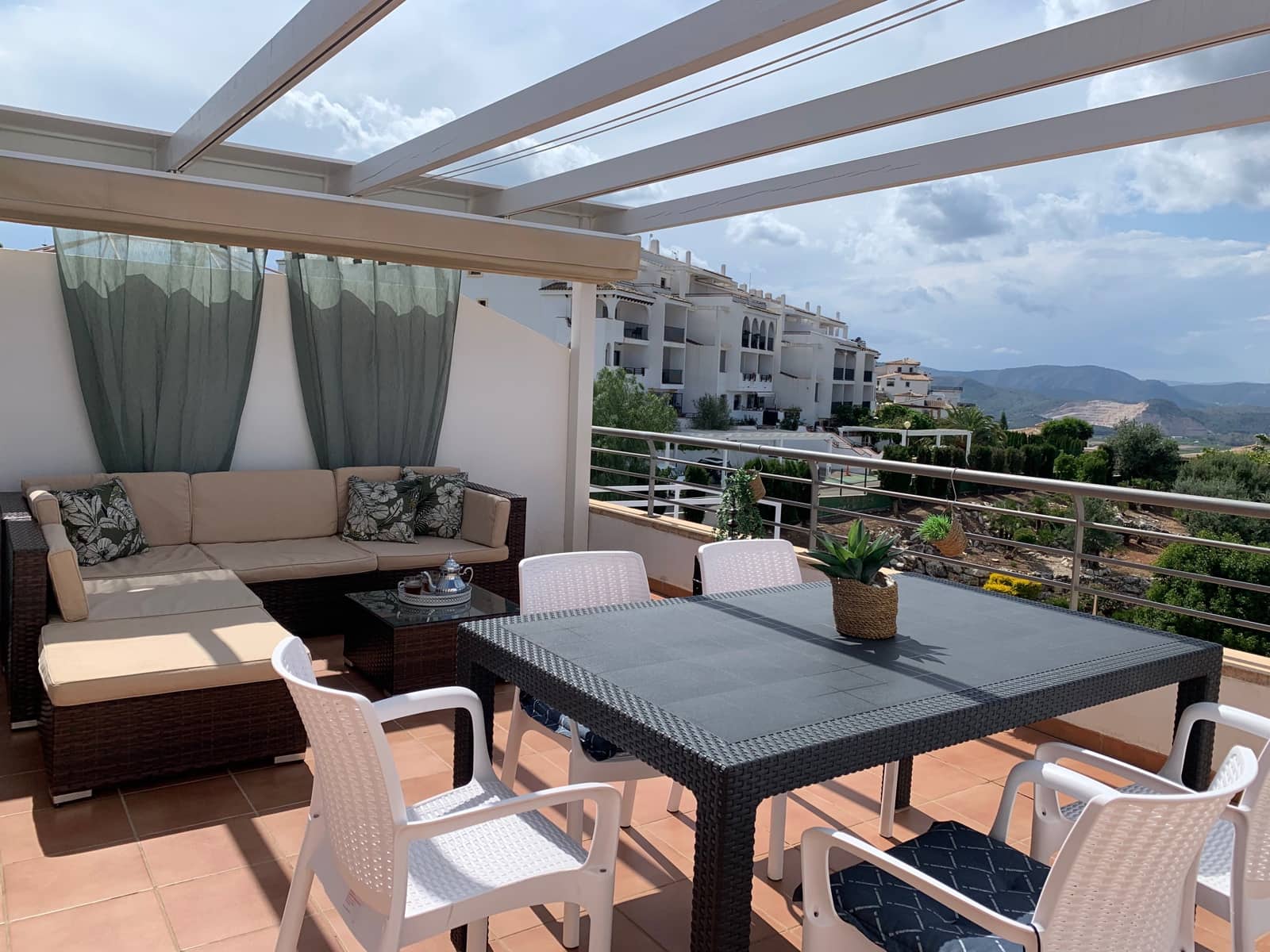 Ático de 2 habitaciones en Pego en alquiler con piscina garaje - 895 € (Ref: 9293828)