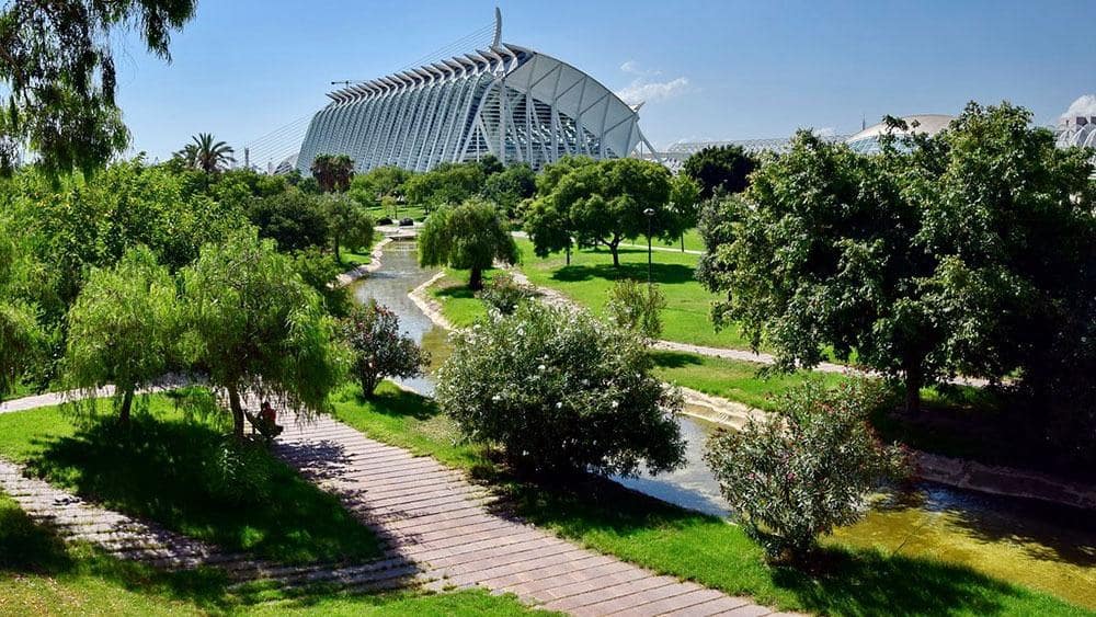 4 bedroom Flat for sale in Valencia city with garage - € 495,000 (Ref: 10185279)
