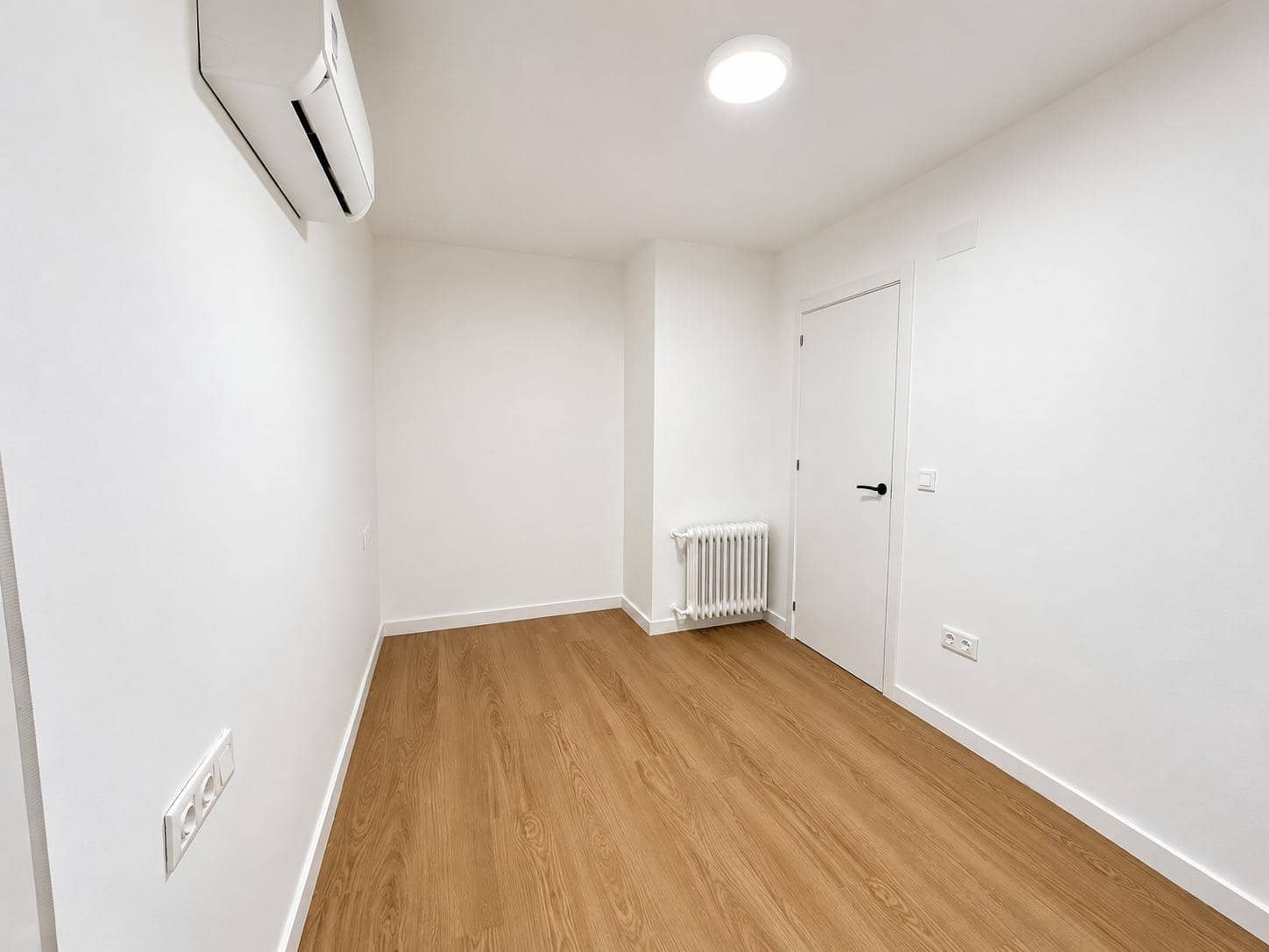 4 bedroom Flat for sale in Valencia city with garage - € 495,000 (Ref: 10185279)