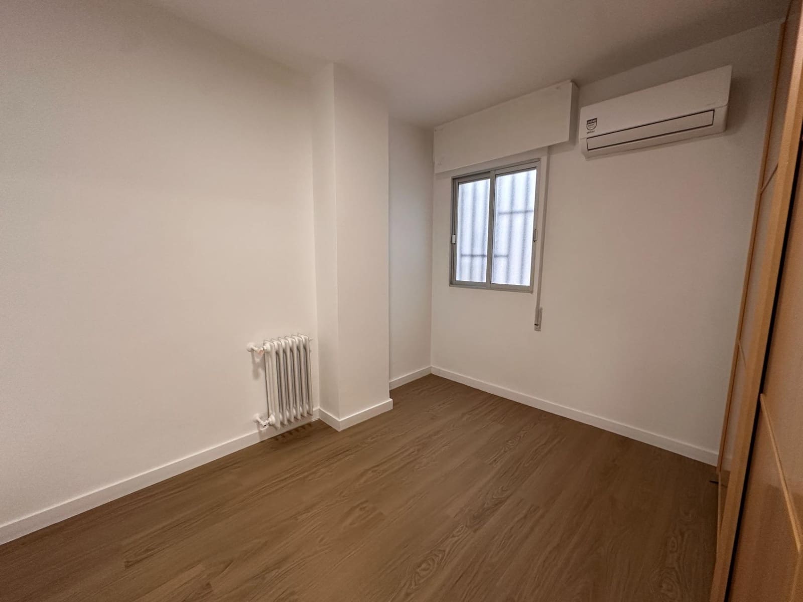 4 bedroom Flat for sale in Valencia city with garage - € 495,000 (Ref: 10185279)