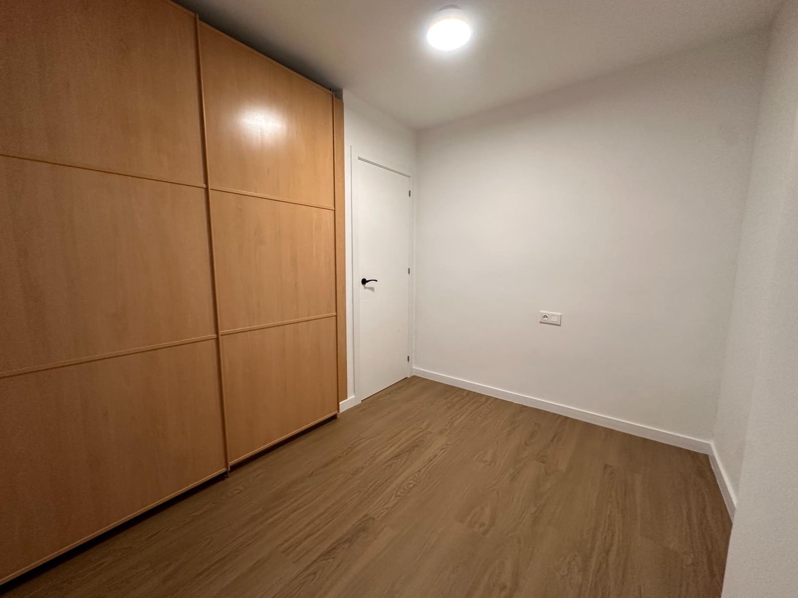 4 bedroom Flat for sale in Valencia city with garage - € 495,000 (Ref: 10185279)