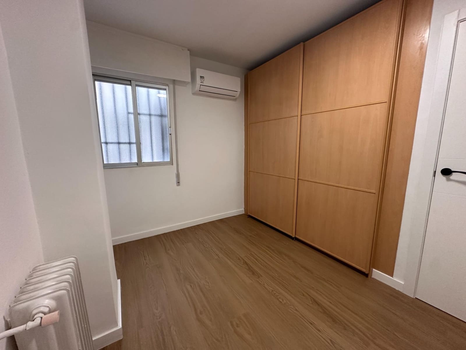 4 bedroom Flat for sale in Valencia city with garage - € 495,000 (Ref: 10185279)