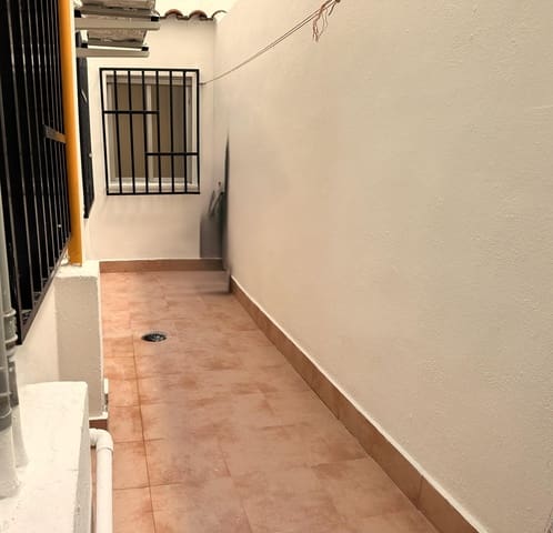 4 bedroom Flat for sale in Mont-Olivet, Valencia city with garage - € 495,000 (Ref: 10185279)