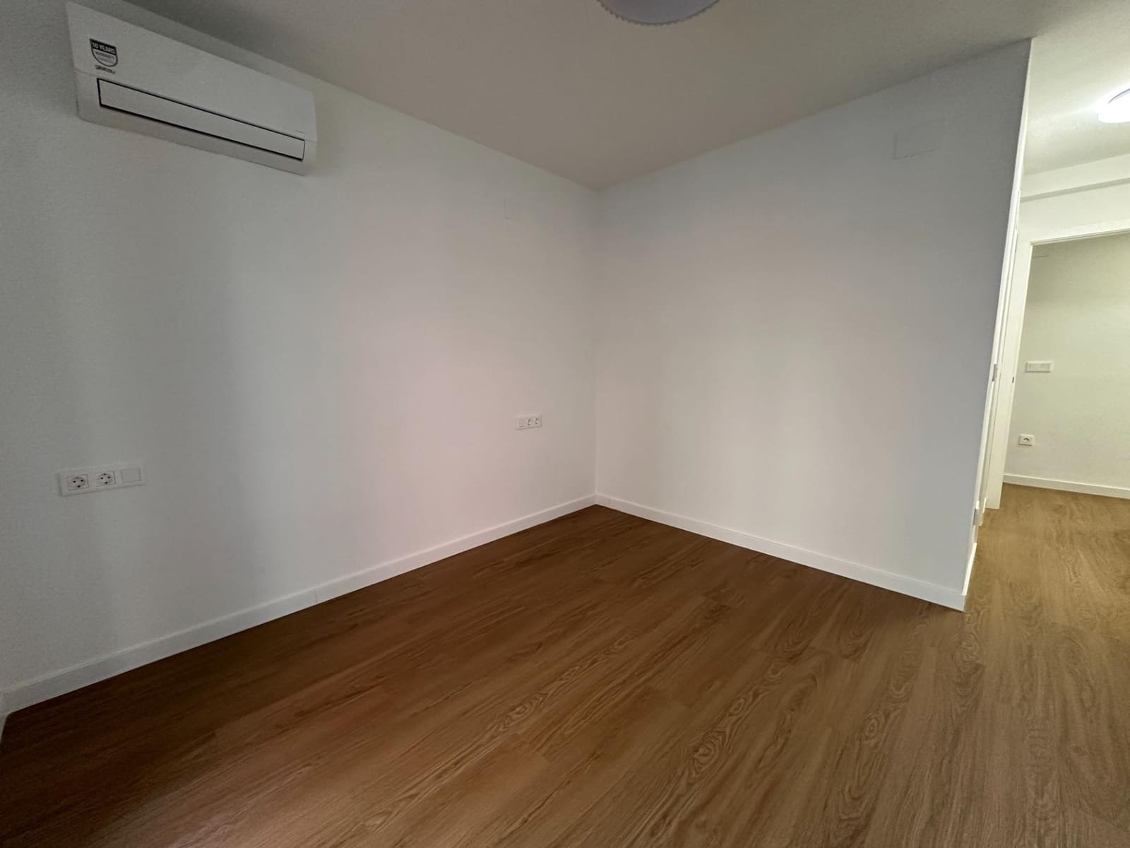 4 bedroom Flat for sale in Valencia city with garage - € 495,000 (Ref: 10185279)