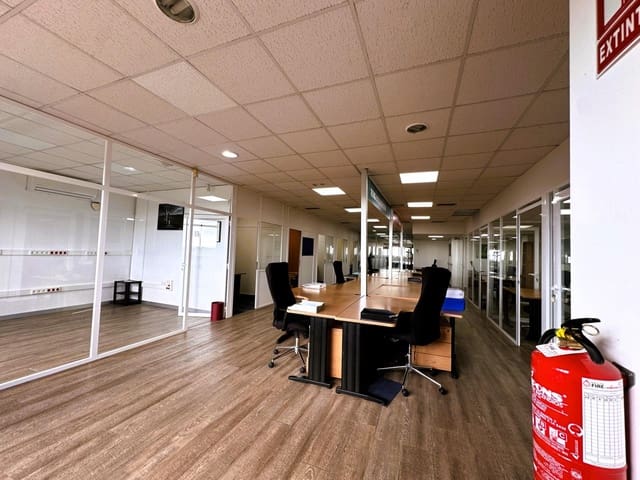 Kantoor te huur in Vila-real met garage - € 1.700 (Ref: 10185280)