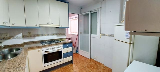 3 Zimmer Strandapartment zu vermieten in La Herradura, Almuñécar mit Garage - 900 € (Ref: 9246060)