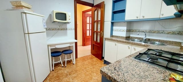 3 Zimmer Strandapartment zu vermieten in La Herradura, Almuñécar mit Garage - 900 € (Ref: 9246060)
