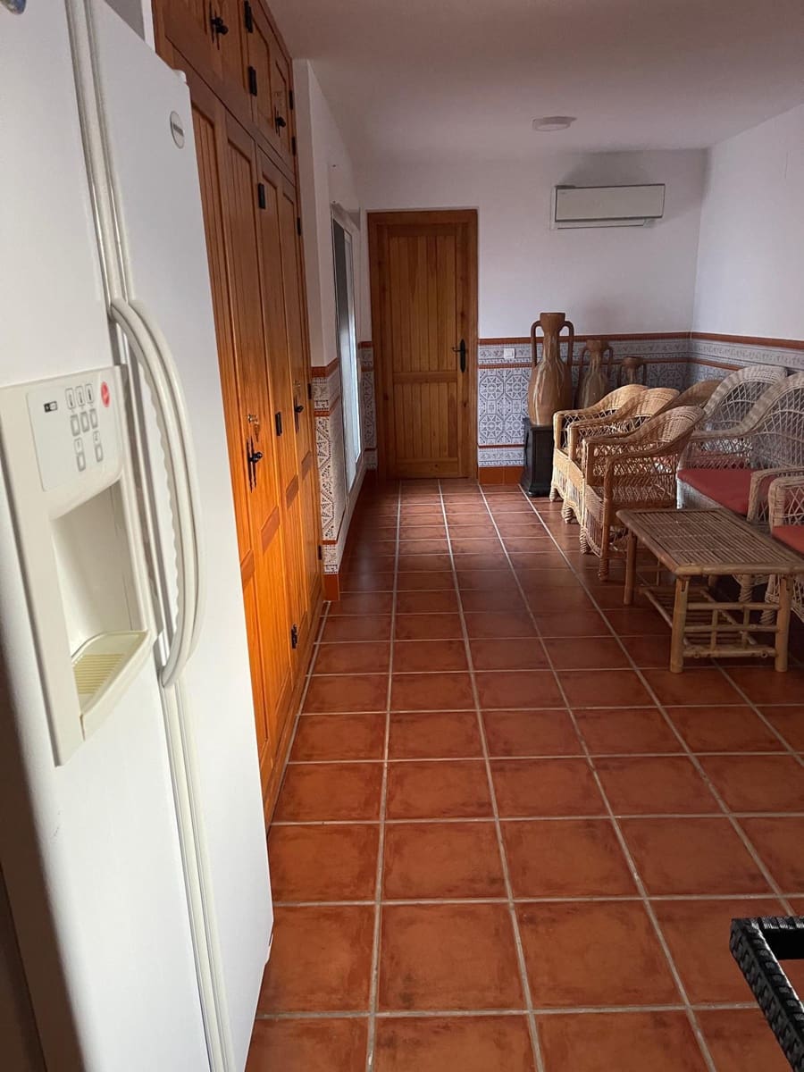 4 soveværelse Villa til leje i Almunecar med swimmingpool - € 3.000 (Ref: 9254089)