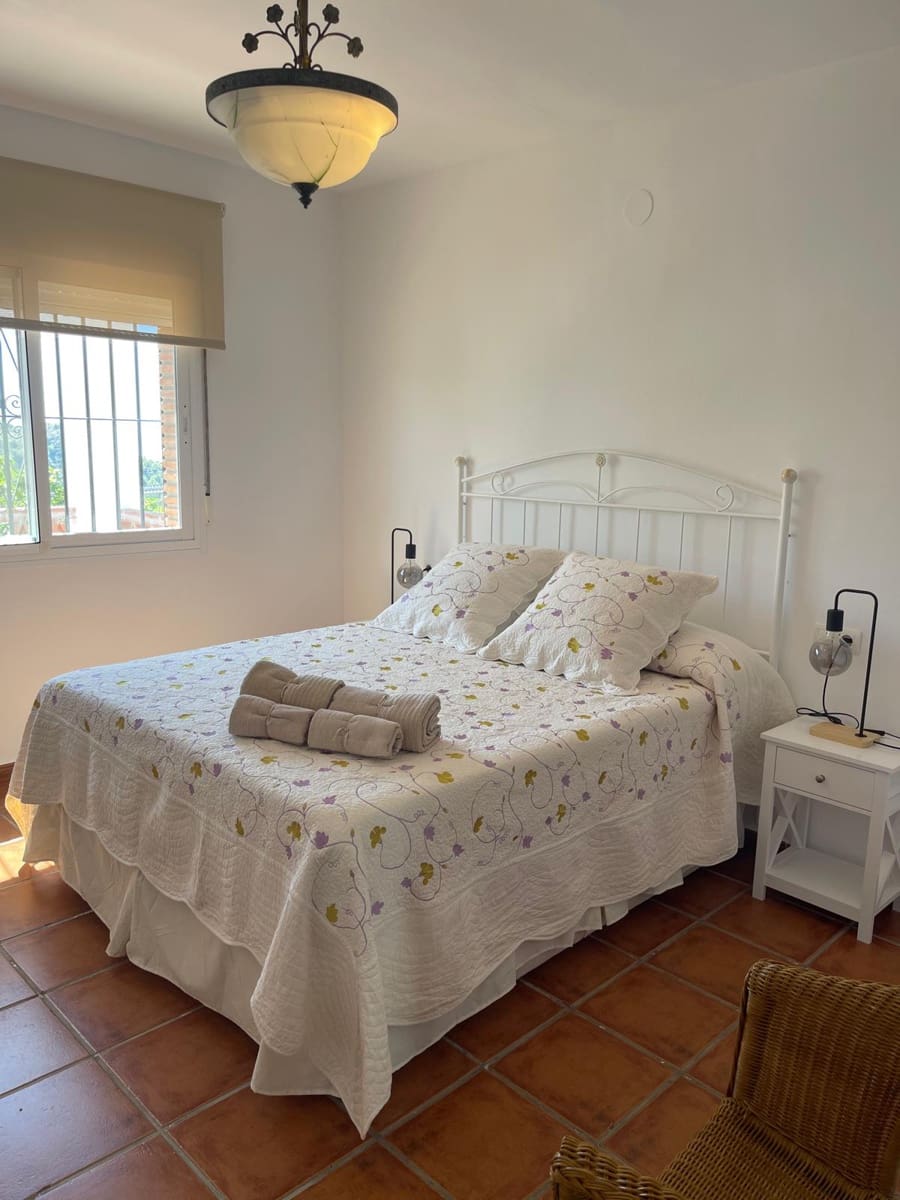 4 soveværelse Villa til leje i Almunecar med swimmingpool - € 3.000 (Ref: 9254089)