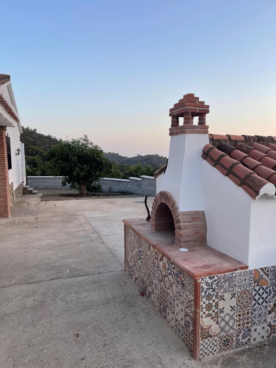 4 soveværelse Villa til leje i Almunecar med swimmingpool - € 3.000 (Ref: 9254089)