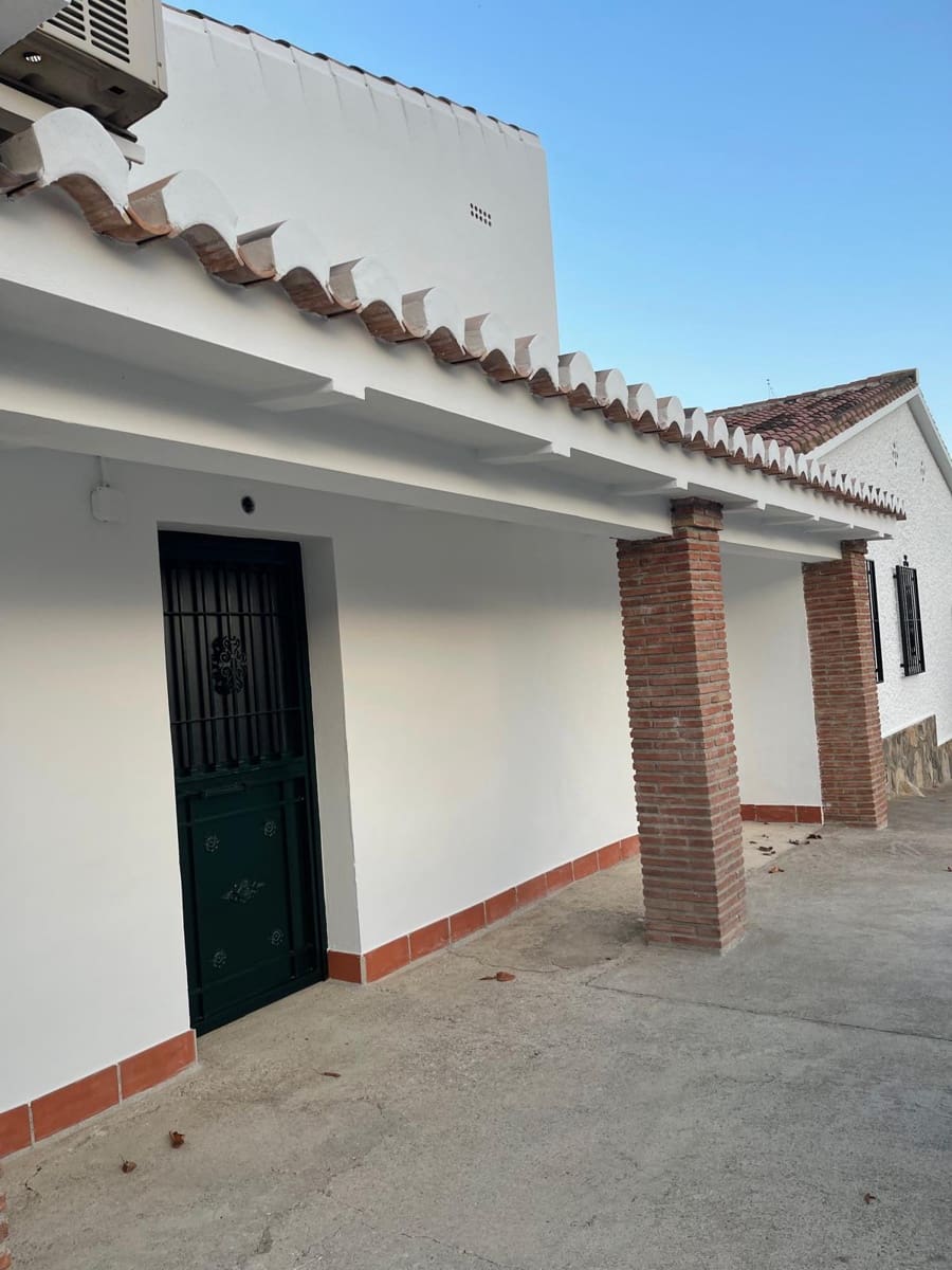 4 soveværelse Villa til leje i Almunecar med swimmingpool - € 3.000 (Ref: 9254089)