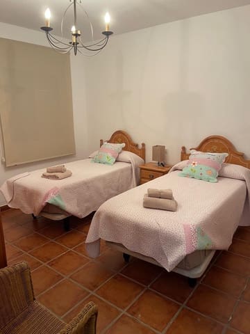 4 sovrum Villa att hyra i Almuñécar med pool - 3 000 € (Ref: 9254089)