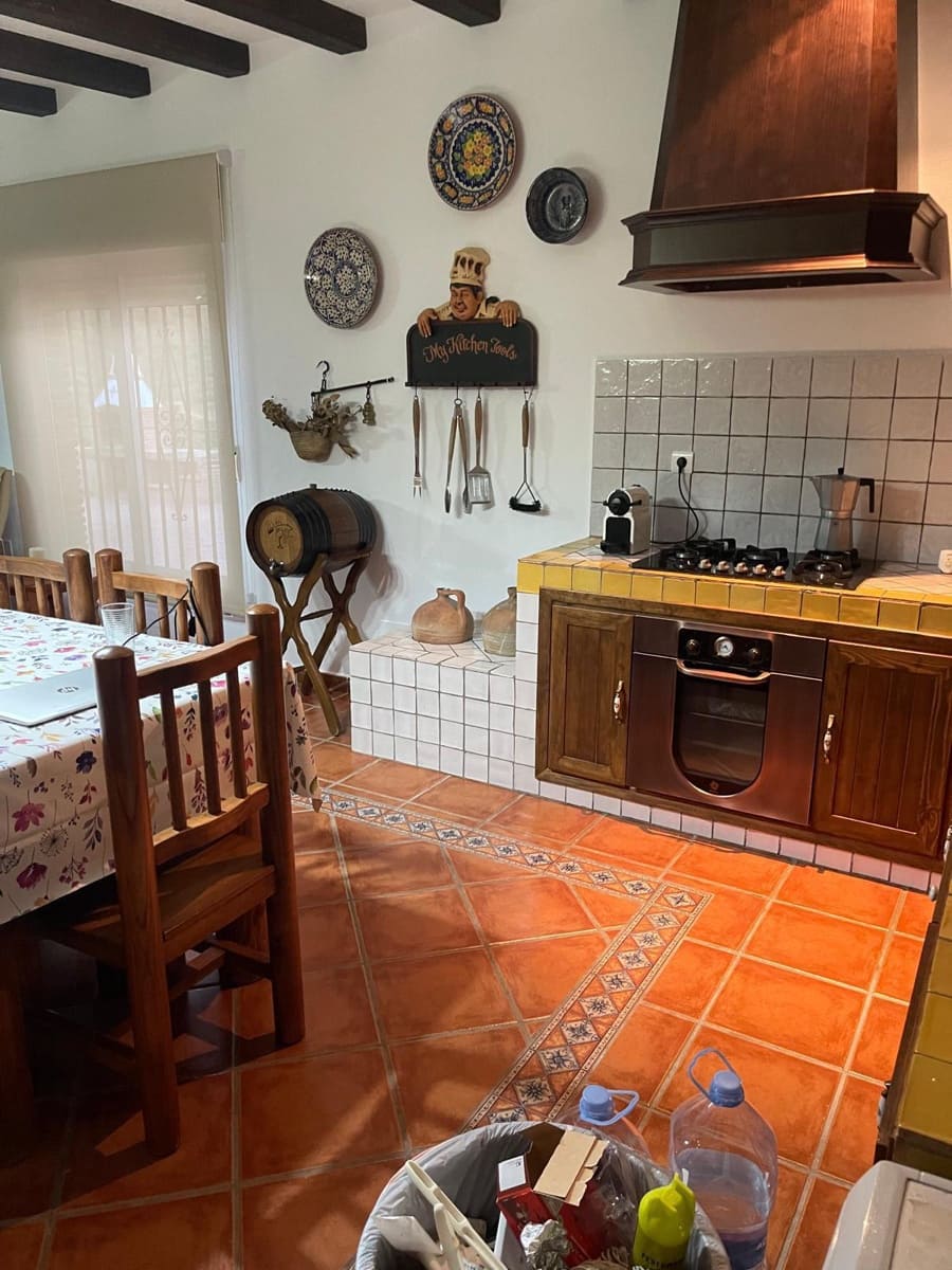 4 soveværelse Villa til leje i Almunecar med swimmingpool - € 3.000 (Ref: 9254089)