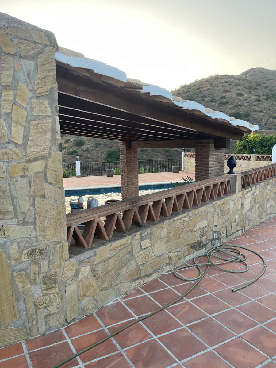 4 soveværelse Villa til leje i Almunecar med swimmingpool - € 3.000 (Ref: 9254089)