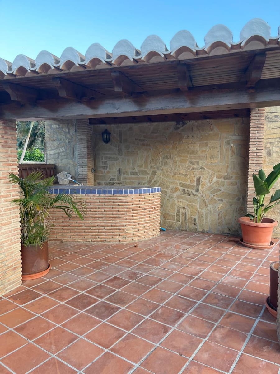 4 soveværelse Villa til leje i Almunecar med swimmingpool - € 3.000 (Ref: 9254089)