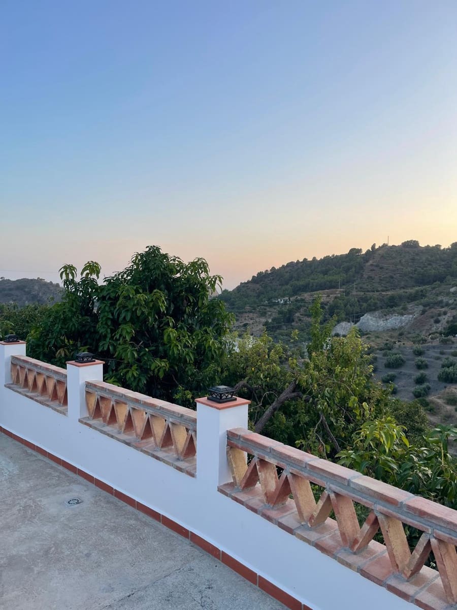 4 soveværelse Villa til leje i Almunecar med swimmingpool - € 3.000 (Ref: 9254089)