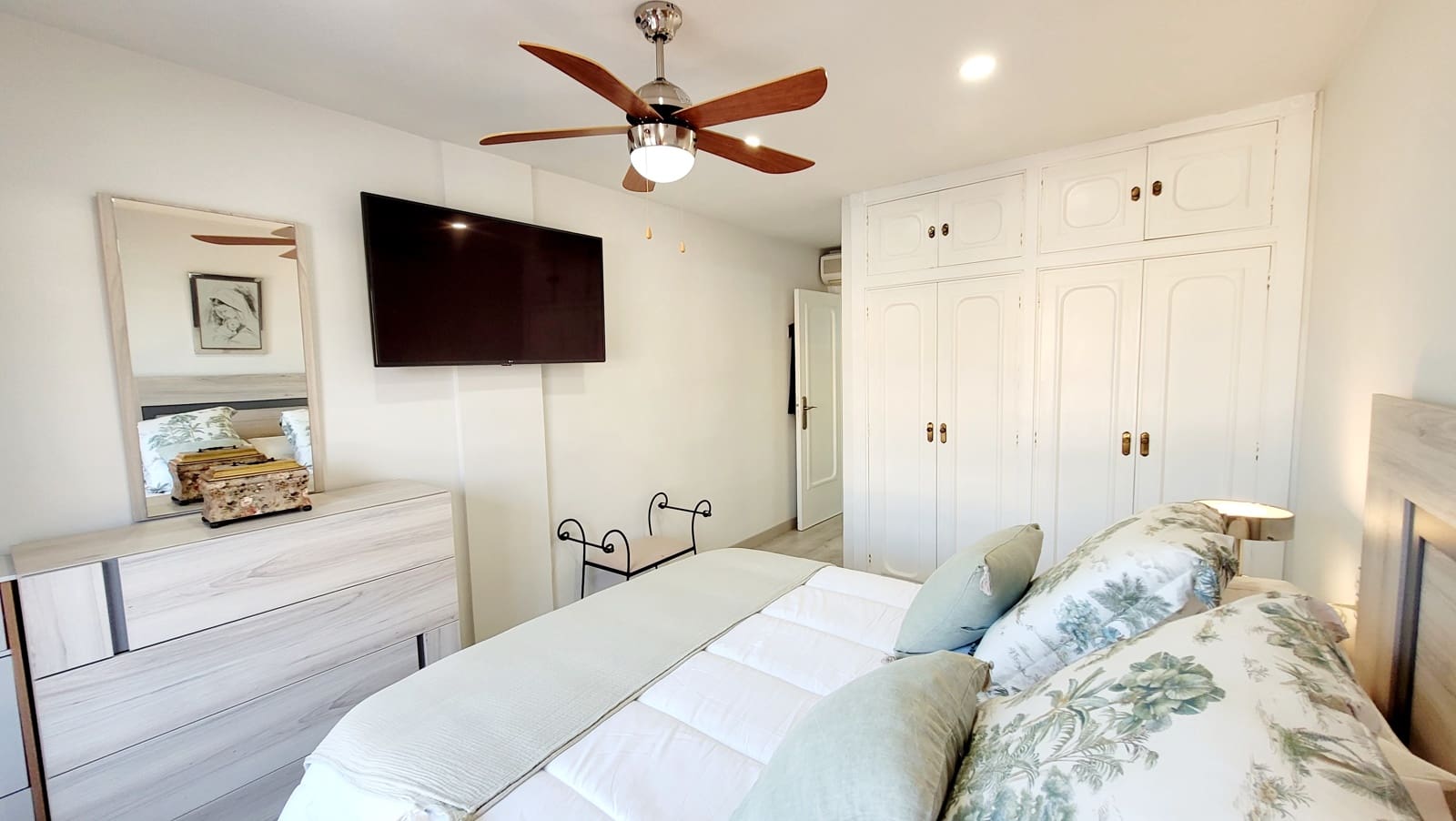 3 soveværelse Strandlejlighed til leje i Almunecar med garage - € 1.100 (Ref: 9256638)