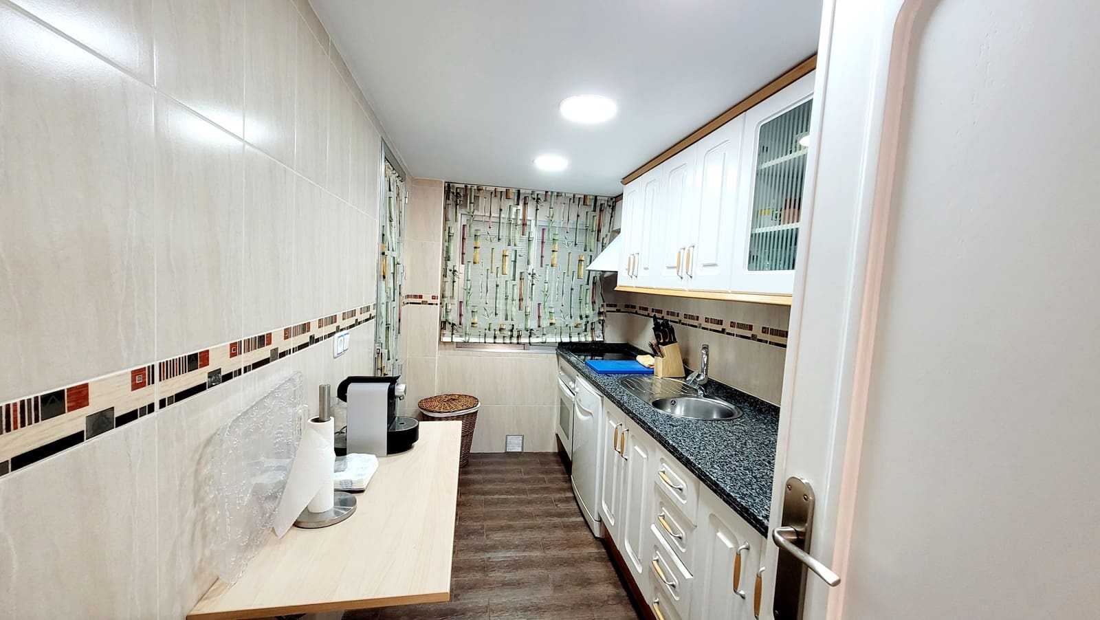 3 soveværelse Strandlejlighed til leje i Almunecar med garage - € 1.100 (Ref: 9256638)